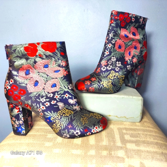 Metaphor Floral Embroidered Ankle Boots sz8 - Picture 8 of 11